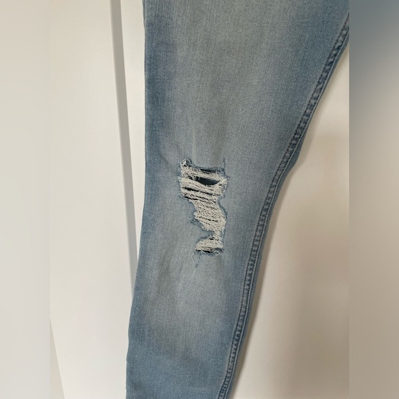 NWT - Hollister Super Skinny Light Wash Jeans - Picture 9 of 12
